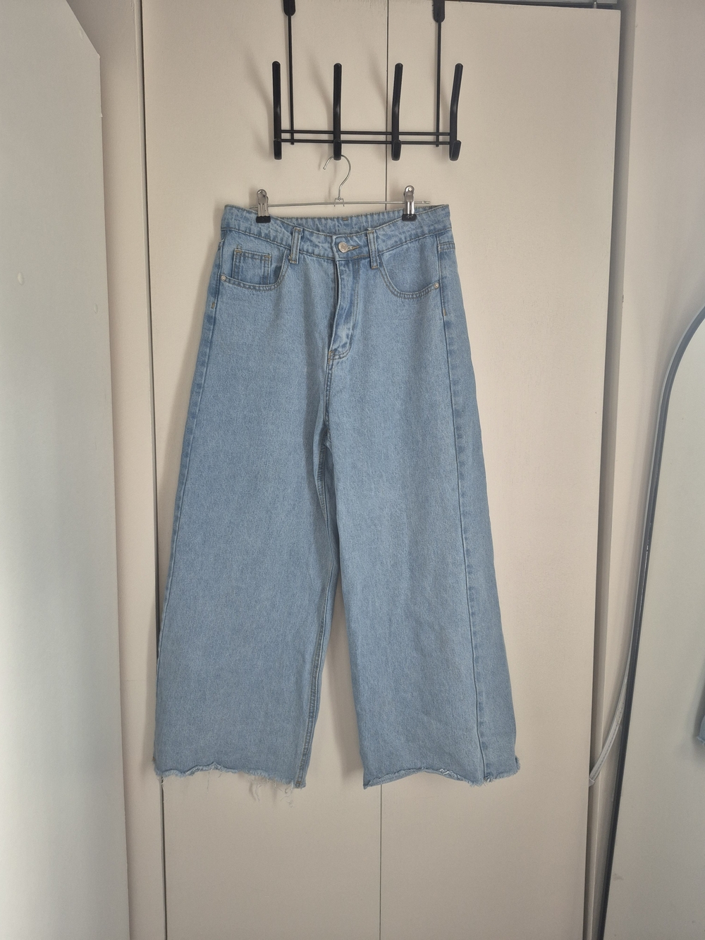 SHEIN Light Blue Wide Leg Raw Hem Jeans